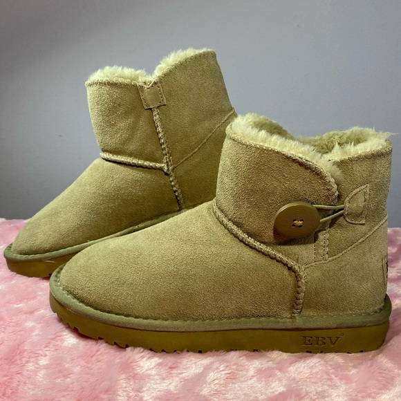 EBV Australia Shearling Boots - Picture 3 of 13